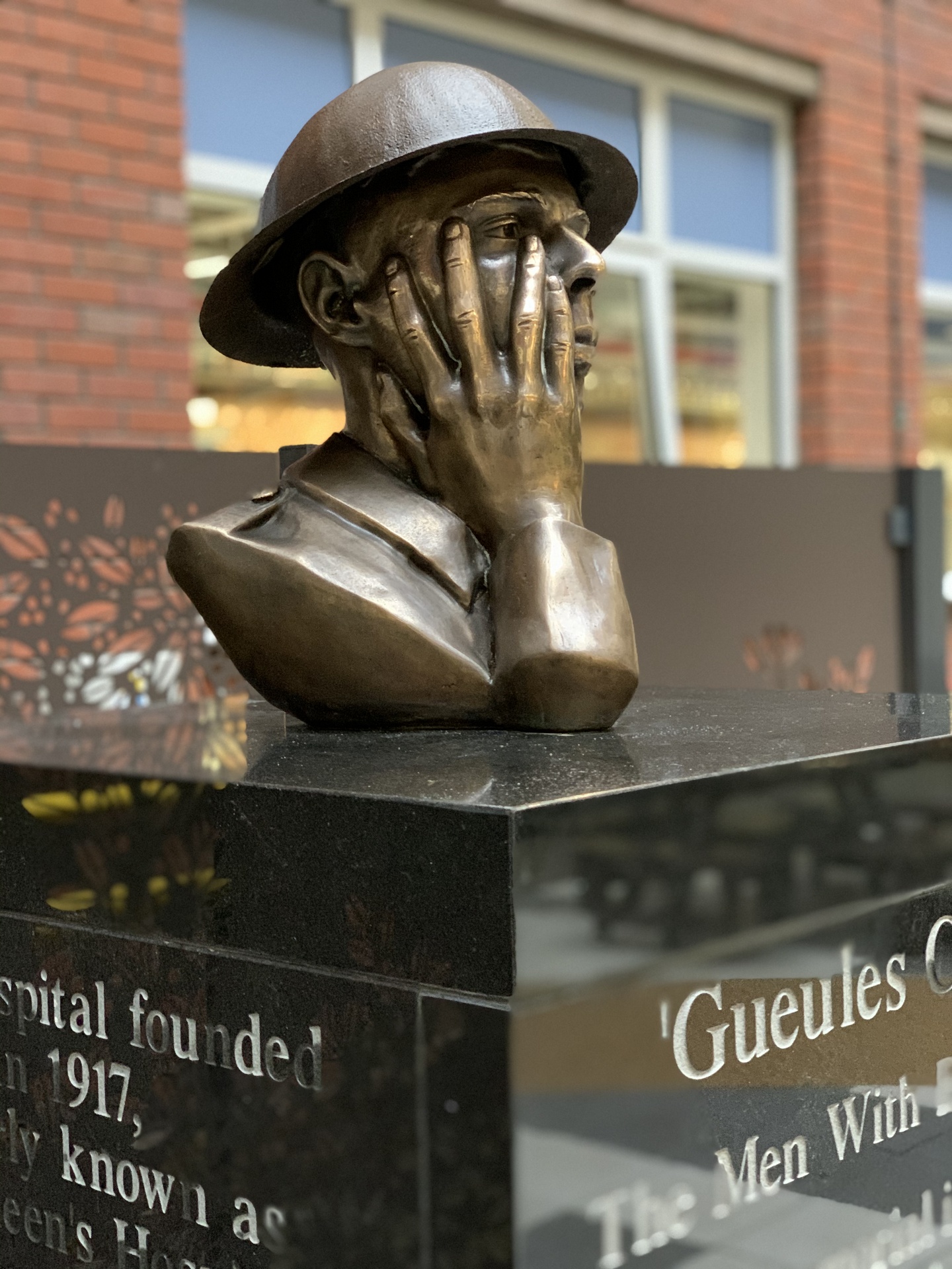Jonathan Goslan – Forgotten Faces bronze memorial