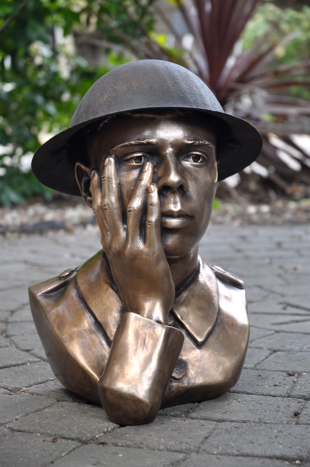 Forgotten Faces detail